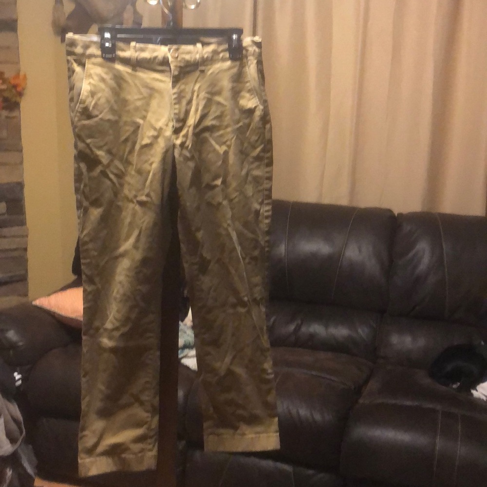 Men’s straight leg khaki pants